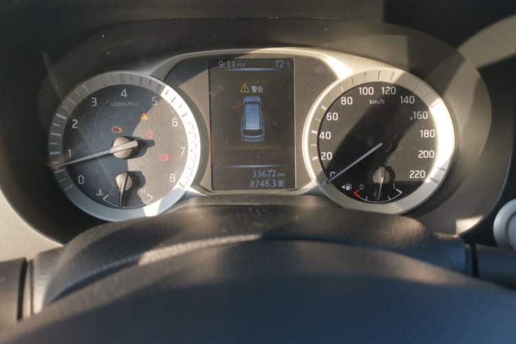 Used Nissan Terra 2018 2.5L Manual Two-Wheel Drive Elite Edition Odometer Close Up