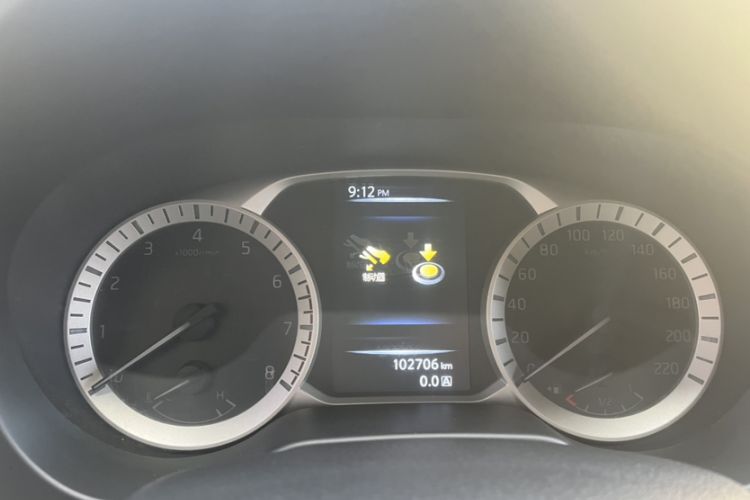 Used Nissan Terra 2018 2.5L Automatic 2WD Smart Enjoyment Version Odometer Close Up