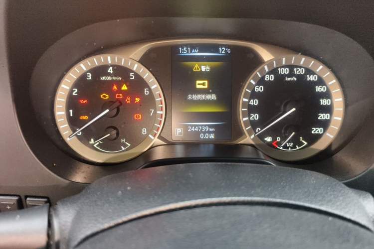 Used Nissan Terra 2018 2.5L Automatic 4x4 Luxury Edition Odometer Close Up