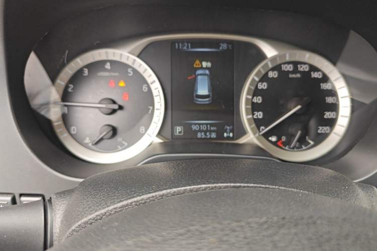 Used Nissan Terra 2018 2.5L Automatic 4x4 Luxury Edition Odometer Close Up