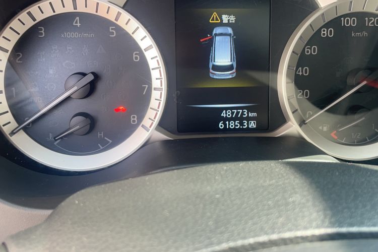 Used Nissan Terra 2018 2.5L Automatic 2WD Luxury Edition Odometer Close Up