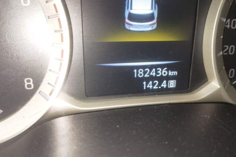 Used Nissan Terra 2018 2.5L Automatic 2WD Luxury Edition Odometer Close Up