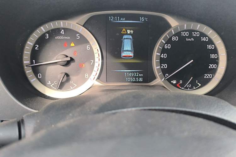 Used Nissan Terra 2018 2.5L Manual Two-Wheel Drive Elite Edition Odometer Close Up