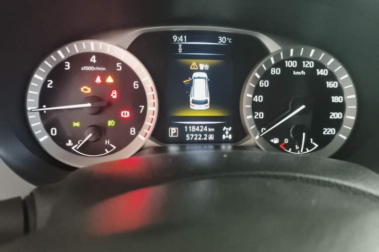 Used Nissan Terra 2018 2.5L Automatic 4x4 Flagship Edition Odometer Close Up