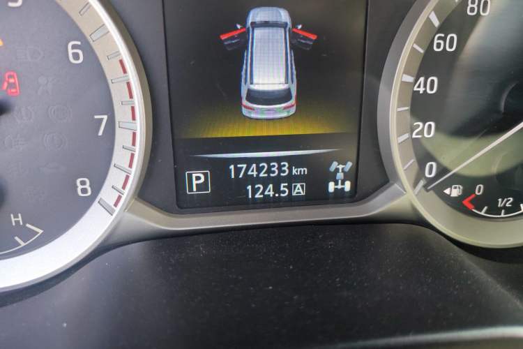 Used Nissan Terra 2018 2.5L Automatic 4x4 Flagship Edition