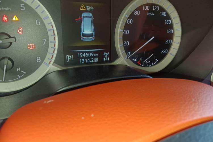Used Nissan Terra 2018 2.5L Automatic 4x4 Flagship Edition Odometer Close Up