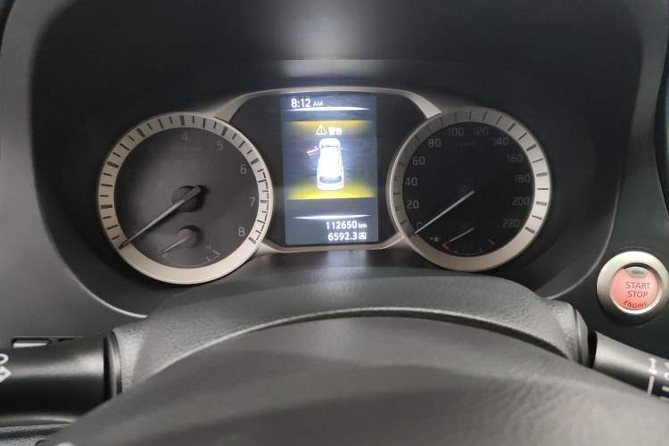 Used Nissan Terra 2018 2.5L Automatic 2WD Luxury Edition Odometer Close Up