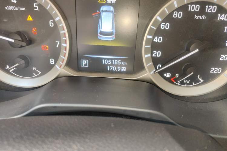 Used Nissan Terra 2018 2.5L Automatic 2WD Luxury Edition Odometer Close Up
