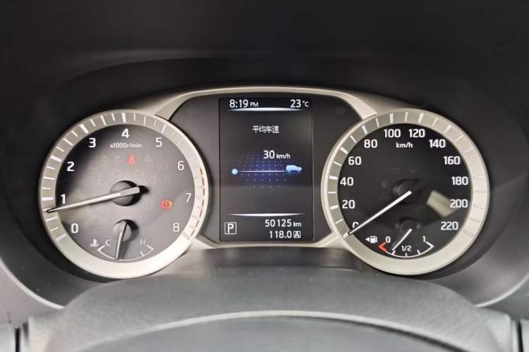 Used Nissan Terra 2018 2.5L Automatic 2WD Luxury Edition Odometer Close Up