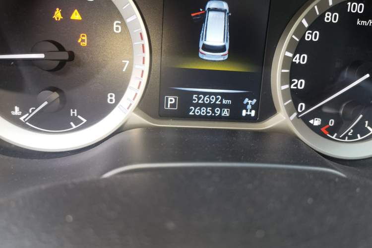 Used Nissan Terra 2018 2.5L Automatic 4x4 Luxury Edition Odometer Close Up