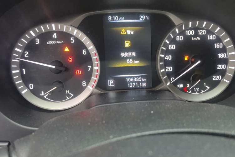 Used Nissan Terra 2018 2.5L Automatic 2WD Luxury Edition Odometer Close Up