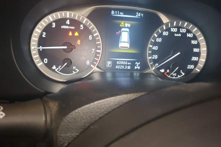 Used Nissan Terra 2018 2.5L Automatic 4x4 Luxury Edition Odometer Close Up