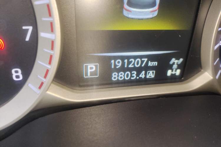 Used Nissan Terra 2018 2.5L Automatic 4x4 Luxury Edition Odometer Close Up
