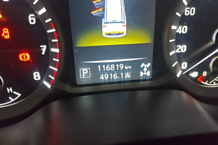 Used Nissan Terra 2018 2.5L Automatic 4x4 Luxury Edition Odometer Close Up