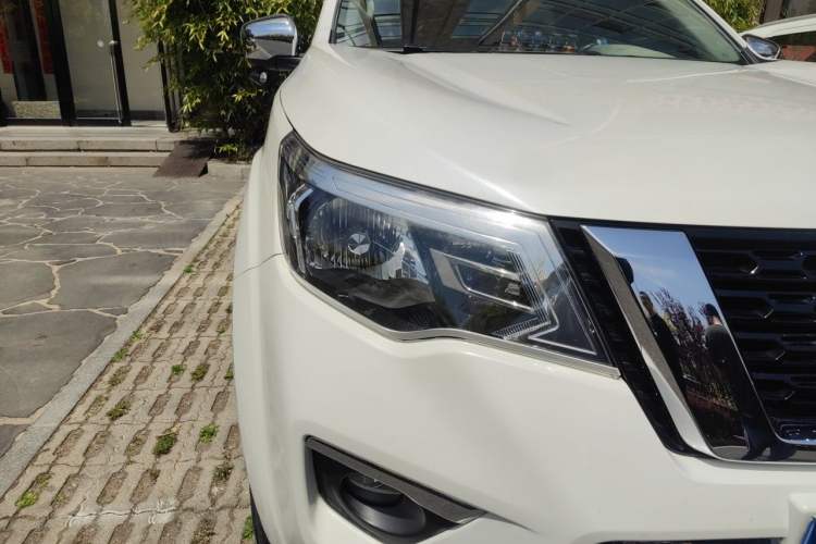 Used Nissan Terra 2018 2.5L Manual Two-Wheel Drive Leading Edition Right Front Headlight