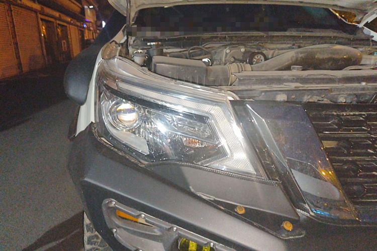 Used Nissan Terra 2018 2.5L Automatic 4x4 Flagship Edition Right Front Headlight