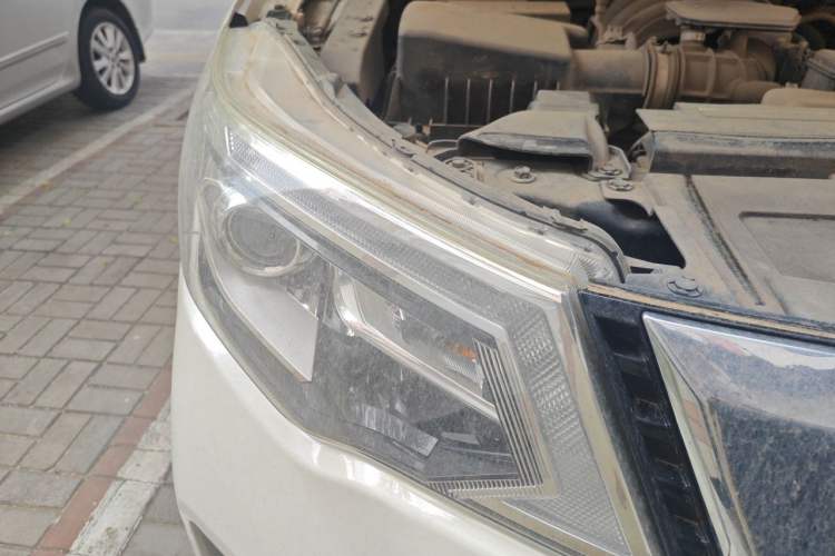 Used Nissan Terra 2018 2.5L Automatic 4x4 Flagship Edition Right Front Headlight