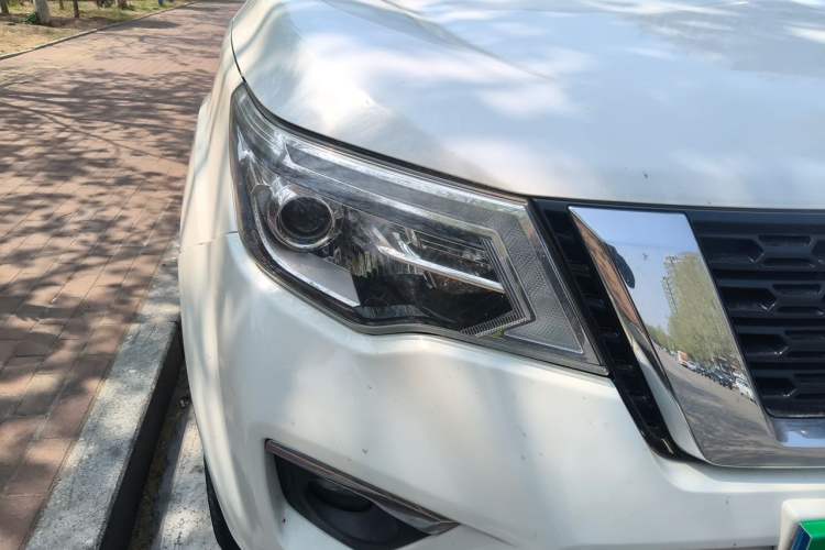 Used Nissan Terra 2018 2.5L Automatic 4x4 Flagship Edition Right Front Headlight