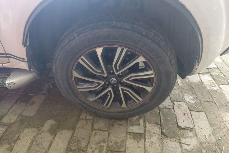 Used Nissan Terra 2018 2.5L Automatic 4x4 Flagship Edition Right Front Wheel Hub