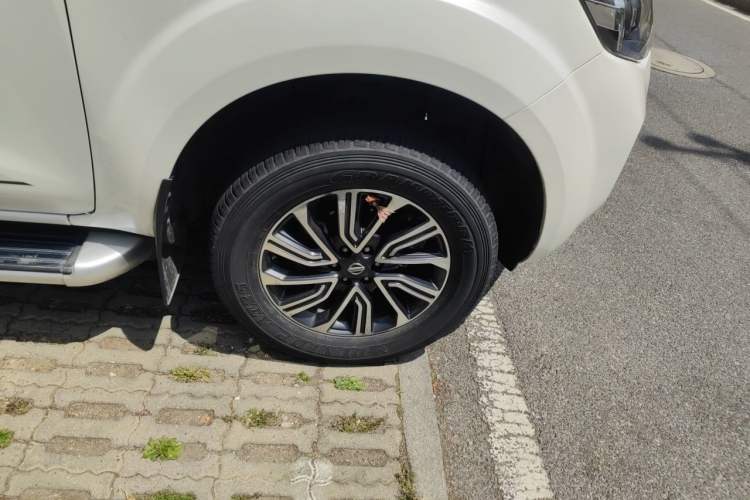 Used Nissan Terra 2018 2.5L Manual Two-Wheel Drive Leading Edition Right Front Wheel Hub
