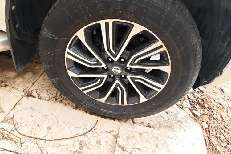 Used Nissan Terra 2018 2.5L Automatic 2WD Luxury Edition Right Front Wheel Hub