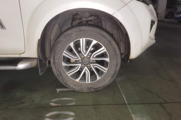 Used Nissan Terra 2018 2.5L Automatic 2WD Luxury Edition Right Front Wheel Hub