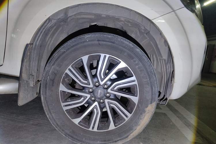 Used Nissan Terra 2018 2.5L Automatic 4x4 Flagship Edition Right Front Wheel Hub