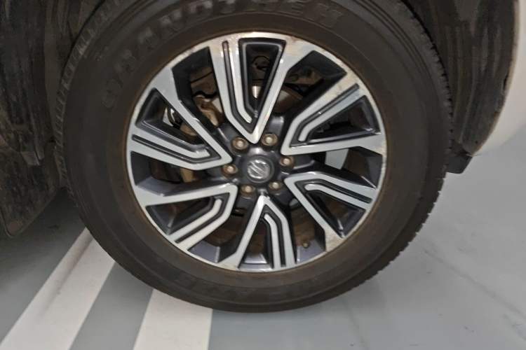 Used Nissan Terra 2018 2.5L Automatic 4x4 Flagship Edition Right Front Wheel Hub