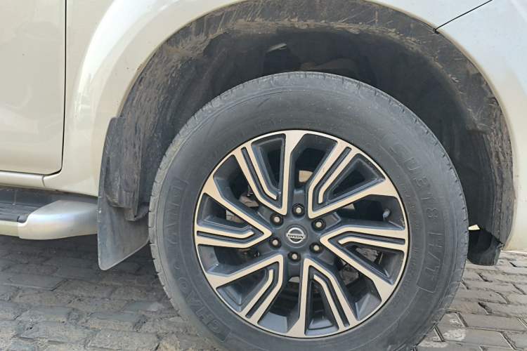 Used Nissan Terra 2018 2.5L Manual Two-Wheel Drive Elite Edition Right Front Wheel Hub