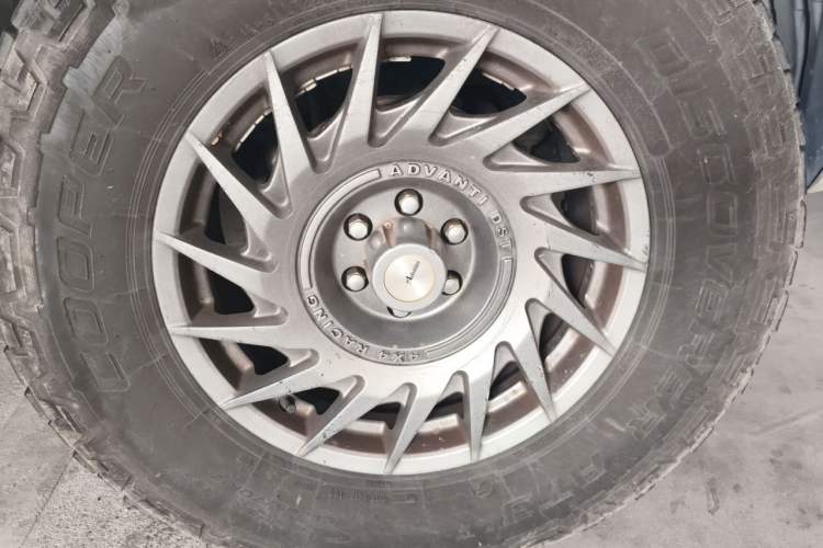 Used Nissan Terra 2018 2.5L Automatic 4x4 Flagship Edition Right Front Wheel Hub