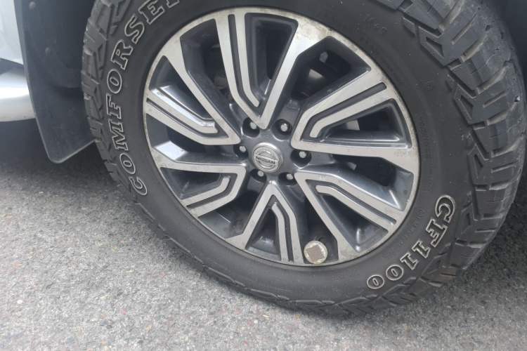Used Nissan Terra 2018 2.5L Automatic 2WD Luxury Edition Right Front Wheel Hub