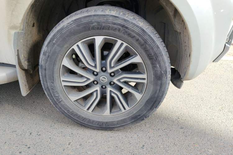 Used Nissan Terra 2018 2.5L Automatic 4x4 Flagship Edition Right Front Wheel Hub