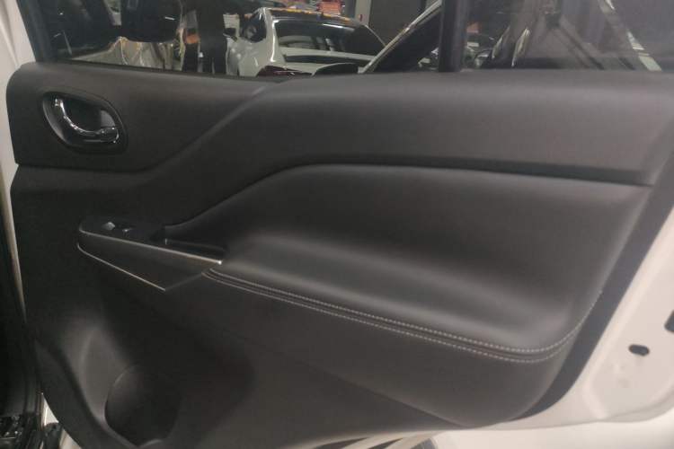 Used Nissan Terra 2018 2.5L Automatic 2WD Luxury Edition Right Rear Door Interior