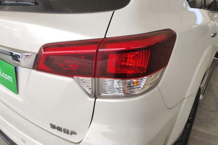 Used Nissan Terra 2018 2.5L Automatic 2WD Luxury Edition Right Rear Taillight
