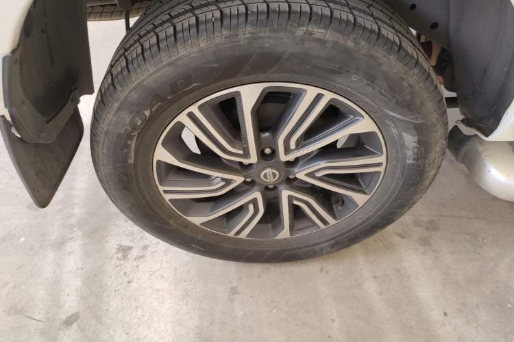 Used Nissan Terra 2018 2.5L Automatic 2WD Luxury Edition Right Rear Wheel Hub