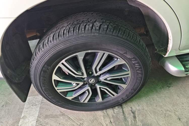 Used Nissan Terra 2018 2.5L Automatic 2WD Luxury Edition Right Rear Wheel Hub
