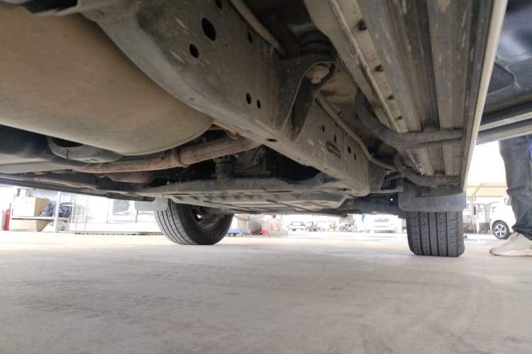 Used Nissan Terra 2018 2.5L Automatic 2WD Luxury Edition Right Side Sill