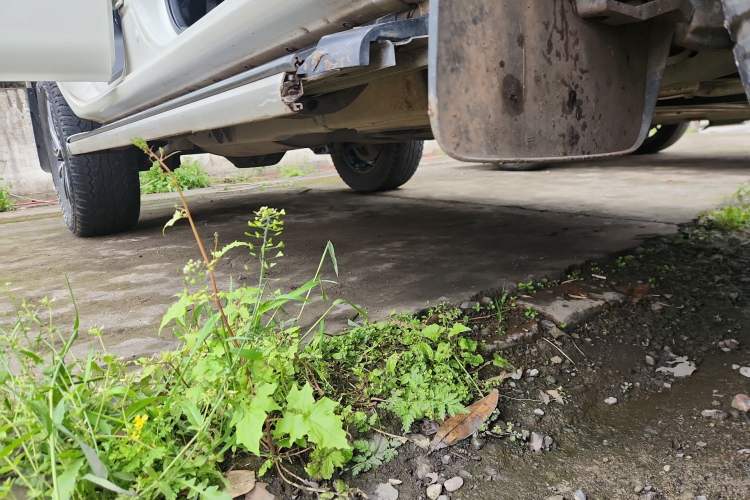 Used Nissan Terra 2018 2.5L Automatic 4x4 Flagship Edition Right Side Sill
