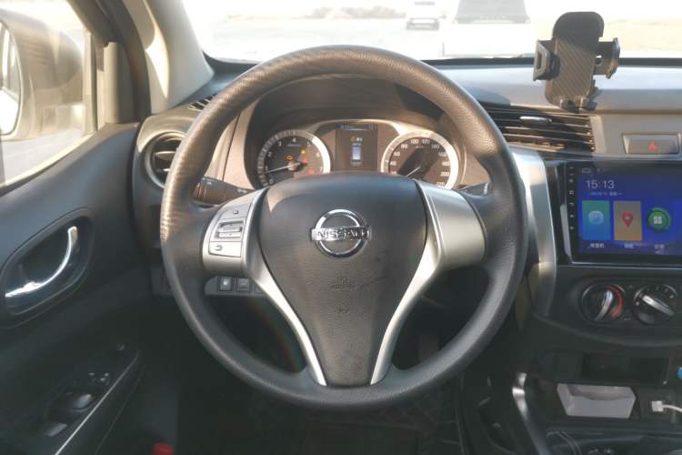 Used Nissan Terra 2018 2.5L Manual Two-Wheel Drive Elite Edition Steering Wheel