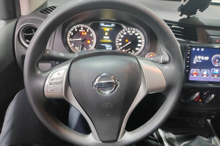 Used Nissan Terra 2018 2.5L Manual Two-Wheel Drive Elite Edition Steering Wheel