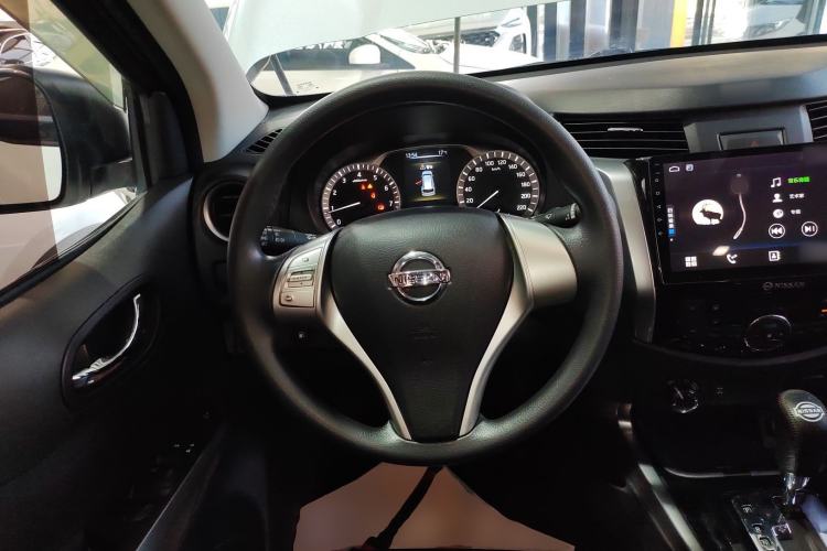 Used Nissan Terra 2018 2.5L Automatic 4x4 Luxury Edition Steering Wheel