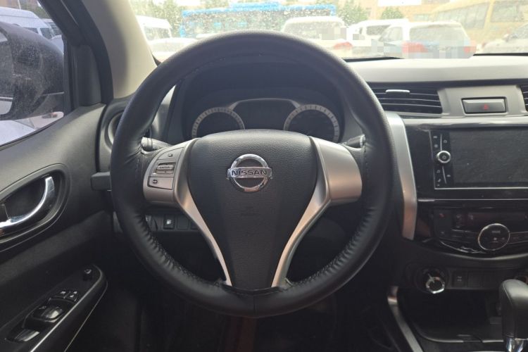 Used Nissan Terra 2018 2.5L Automatic 4x4 Luxury Edition Steering Wheel
