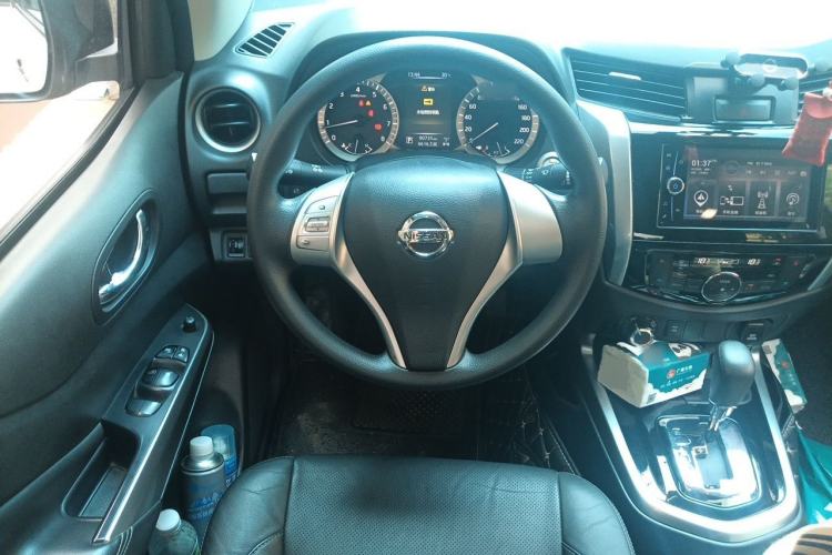 Used Nissan Terra 2018 2.5L Automatic 4x4 Luxury Edition Steering Wheel