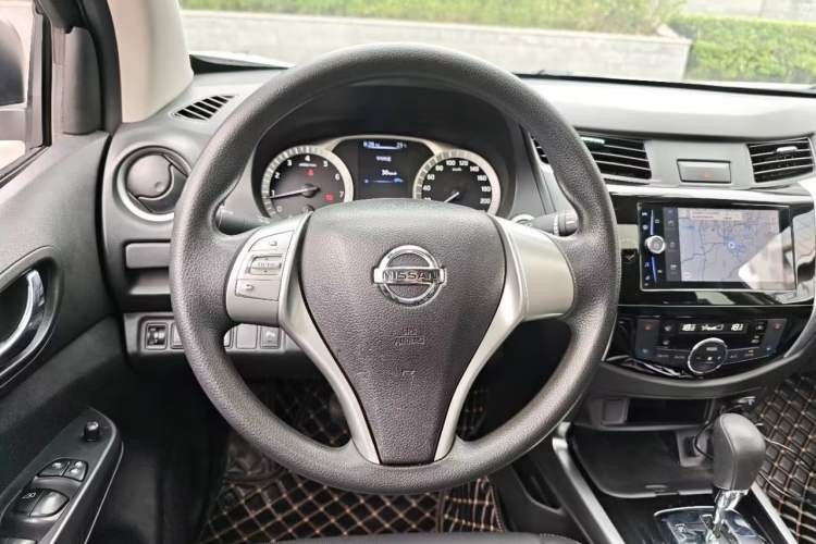 Used Nissan Terra 2018 2.5L Automatic 2WD Luxury Edition Steering Wheel