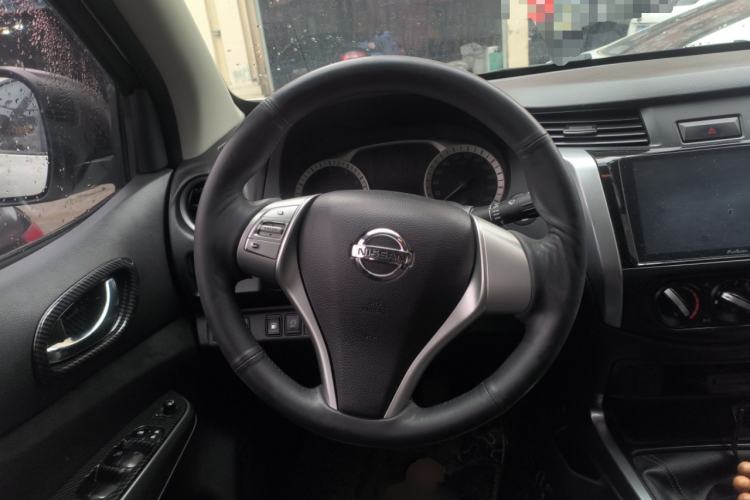 Used Nissan Terra 2018 2.5L Manual Two-Wheel Drive Elite Edition Steering Wheel