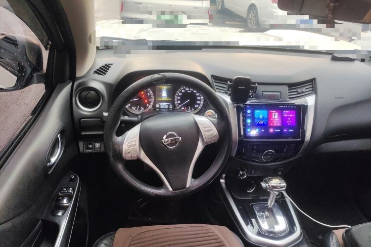 Used Nissan Terra 2018 2.5L Automatic 4x4 Luxury Edition Steering Wheel