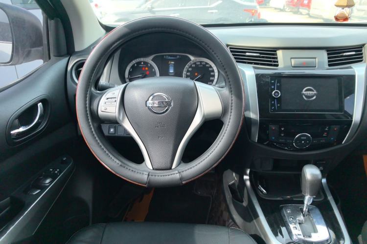 Used Nissan Terra 2018 2.5L Automatic 2WD Luxury Edition Steering Wheel