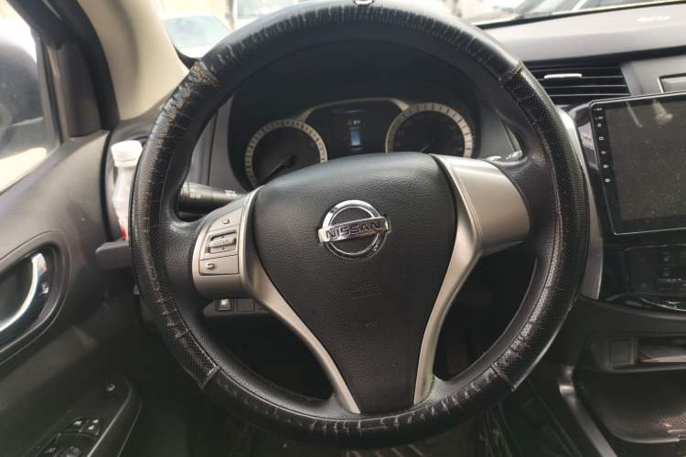 Used Nissan Terra 2018 2.5L Automatic 2WD Luxury Edition Steering Wheel