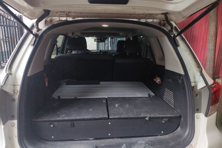 Used Nissan Terra 2018 2.5L Automatic 4x4 Flagship Edition Trunk