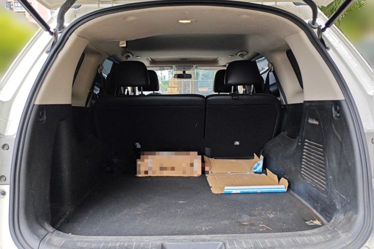 Used Nissan Terra 2018 2.5L Automatic 4x4 Luxury Edition Trunk